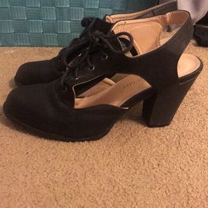 7.5 black heels